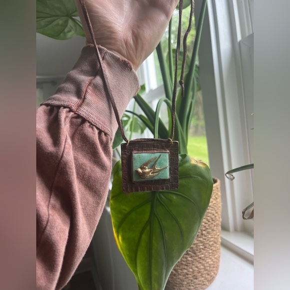 Leather Chrysoprase Gemstone Statement Bird Necklace - Picture 3 of 4